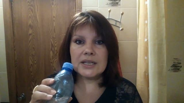 #упражненияотморщин #убратькисетныеморщины Упражнение с бутылкой для губ и от морщин.