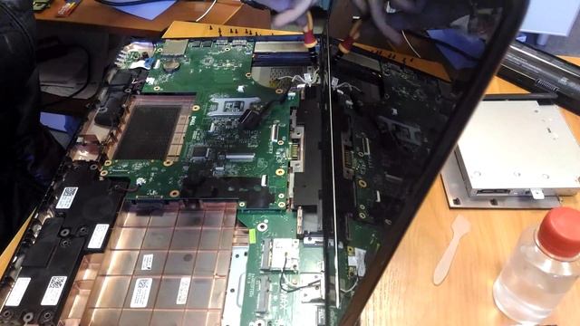 Разборка и замена процессора Dell N7110 Disassembly (часть 1) смотреть онлайн