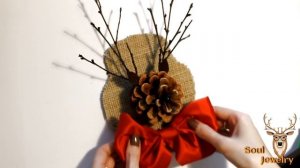 DIY: Поделка из шишки. Олень из шишки