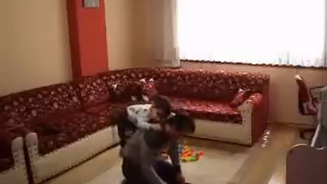 отец и сын во время намаза смотреть онлайн