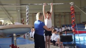 Мальчик гимнаст