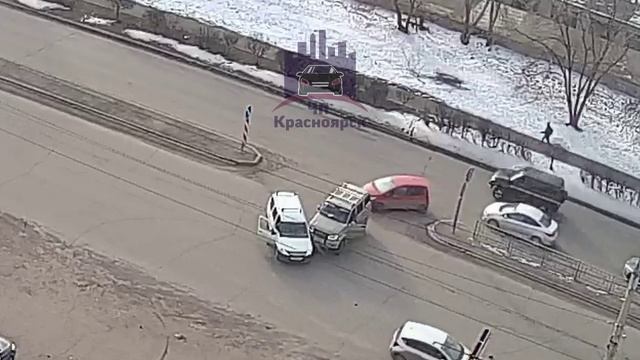 Момент утреннего ДТП в Красноярске