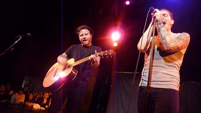 Brent Smith & Zach Myers of Shinedown - Amaryllis [Acoustic] 1/12/13 смотреть онлайн