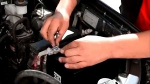 Установка аккумулятора на ToyotaFortuner2.7i (TopСar Asia 75Ah JR+)