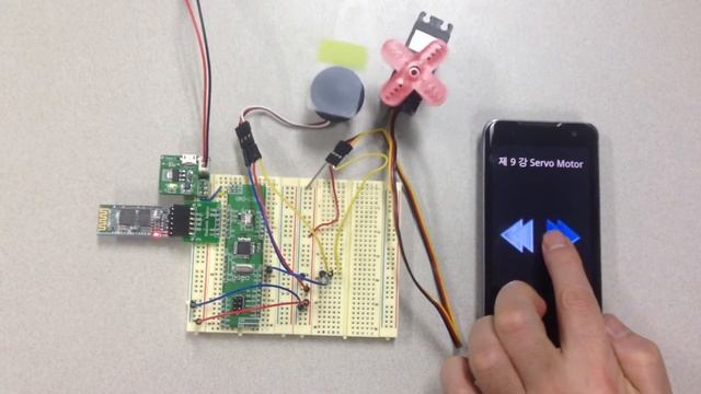 Arduino Bluetooth Android Phone Project "Servo Motor Control"(모터 제어) смотреть онлайн
