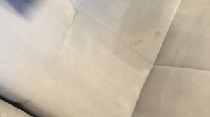 Как удалить кровь с дивана?