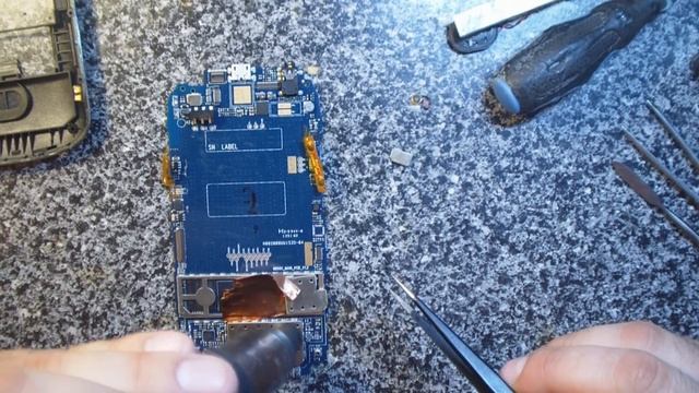Профессиональная чистка утопленика Professional cleaning phone after water смотреть онлайн