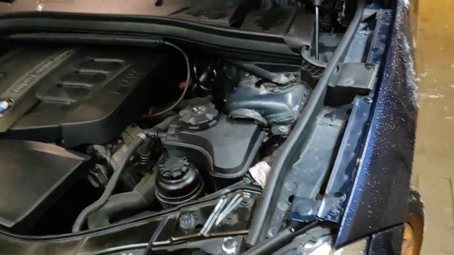 BMW X1 замена лампочки в фаре смотреть онлайн