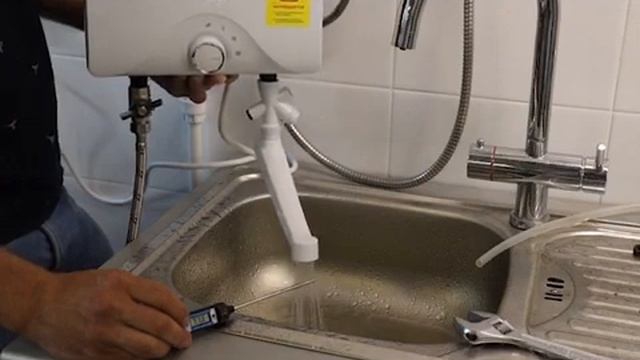 Производительность проточных водонагревателей Thermex City, Surf, Balance и Hotty смотреть онлайн