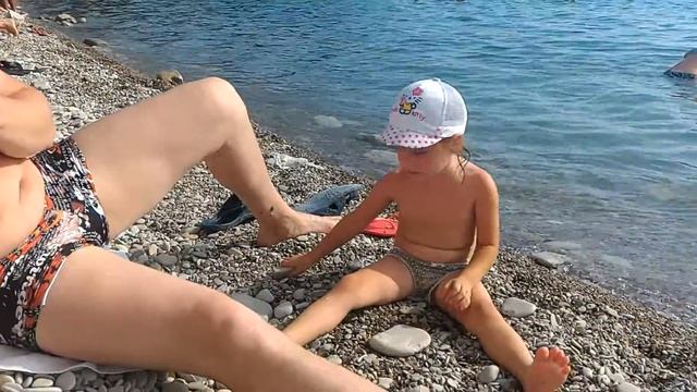 Бьем камушки! Золотая Бухта пляж Геленджик