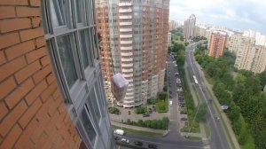 Как поднять мебель через окно