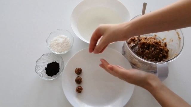 Coconut & cocoa date balls. Date candies.energy bars. Easy recipe date bars. Конфеты из фиников смотреть онлайн