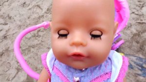 Baby Born Алиса едет на игровую площадку