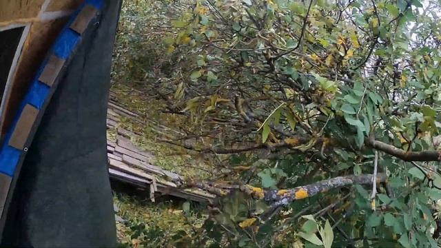 Делаю навес из тента, 5 на 4, от дождя и снега, собираю яблоки