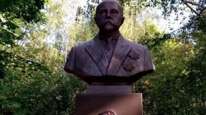 Елец. Аллея выдающихся деятелей: А.А. Хвостов, М.А. Милорадович, В.Ф. Маргелов