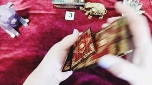 Думает ли он обо мне сейчас? Что думает? Что будет делать? #гадание #пасьянс