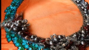 Бисероплетение. Колье из бисера и камней на сетке своими руками