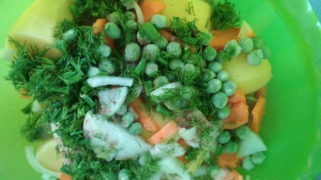 Куриные голени с картошкой и овощами