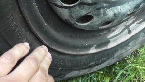 Спускает колесо/спускают шины и что делать/Прокол шины, колеса