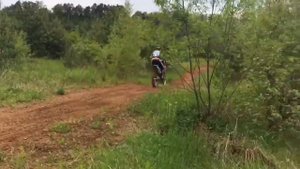 Упал в речку на мотоцикле.Впервый раз на кроссовом треке 2 часть