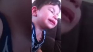 Прикол. Малыш просит сИсЮ,. Мама жадина. Очень смешно