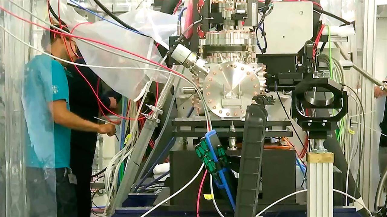 Самый мощный в мире рентгеновский лазер на свободн...нах начал работу в пригороде немецкого Гамбурга