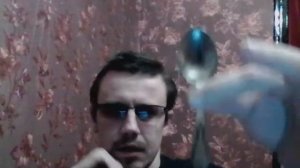 Константин Ямпольский гнёт ложки силой мысли