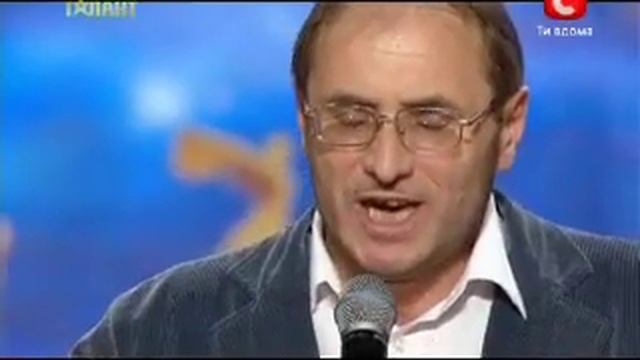 Украина мае талант (5) - Анатолий Пахомов (Ti si mi u krvi) смотреть онлайн