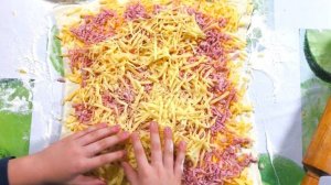 Булочка с ветчиной и сыром!