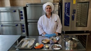 Как приготовить "Котлеты рыбные" и "Картофельное пюре" в школьной столовой