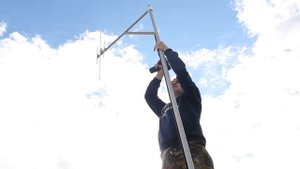 Установка радиоантенны на крышу