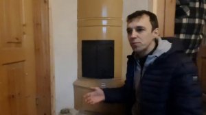 Огнеупорный кирпич в топке печи.