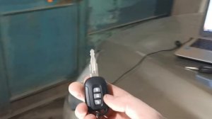 Програмирование кнопок штатного ключа Chevrolet Captiva c100