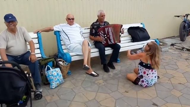 Танцы, баян, пляж, Сочи. смотреть онлайн