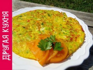 Что еще приготовить из кабачка? Идеальный летний завтрак - омлет с кабачком и овощами