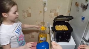 Жарим картошку фри во фритюрнице Kitfort