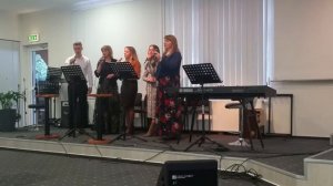 Листья кружатся, кружатся, кружатся