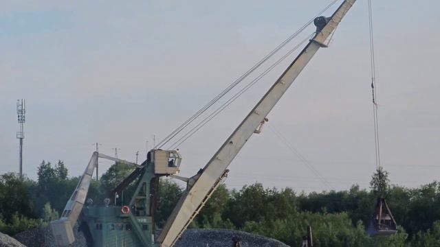 Теплоход Вячеслав Шишков (ОТ-2000) п.Селиярово.(Томская Судоходная Компания)