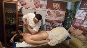 Обучение Мануальному массажу: Ч-4.  Локтевая техника разминания спины!