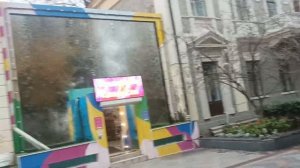 Необычное оформление фасада магазина в Ялте