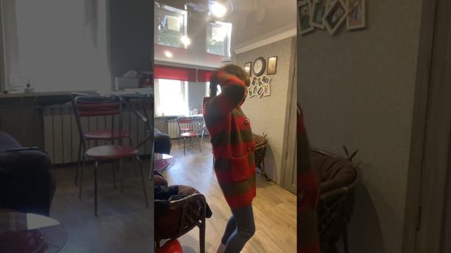 Когда только вернулась с отпуска на море, а тут он…., со своей картошкой😠