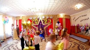 Снова в этом зале звезды засияли - танец
