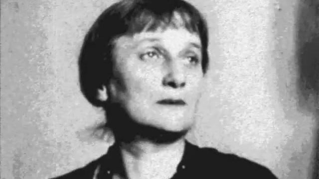 Анна Ахматова читает стихотворение Последний тост. смотреть онлайн