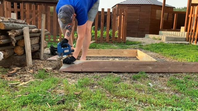 Простая песочница из поддонов за один час смотреть онлайн