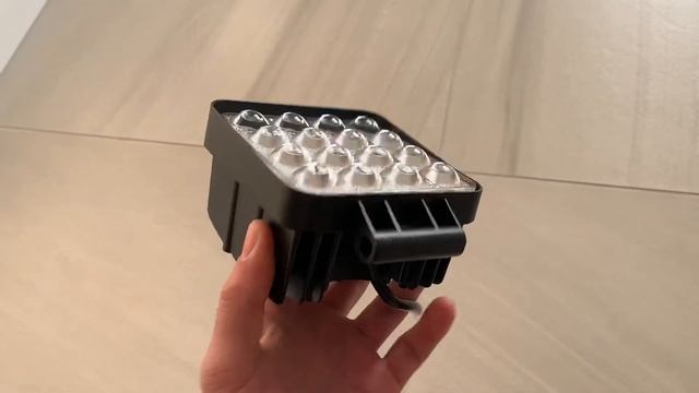 Светодиодная фара дополнительная квадратная KS-WSQ016S-LENS 48W, 16 диодов ЛИНЗА, свет направленный смотреть онлайн