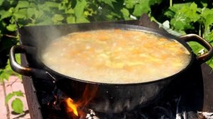 Дачный суп в казане. Можно варить и в лесу на костре.