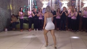 Sara Lopez / Kizomba ladies style Красивая и фантастическая женщина"