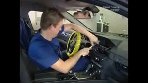 Замена центрального дисплея радио / Команд Mercedes-Benz W204 C-Class