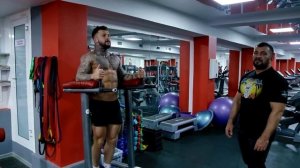 135 Подъём ног на пресс