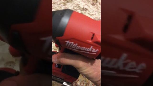 Milwaukee 2857 One-Key шумит редуктор из-за пластиковой шайбы в передней части